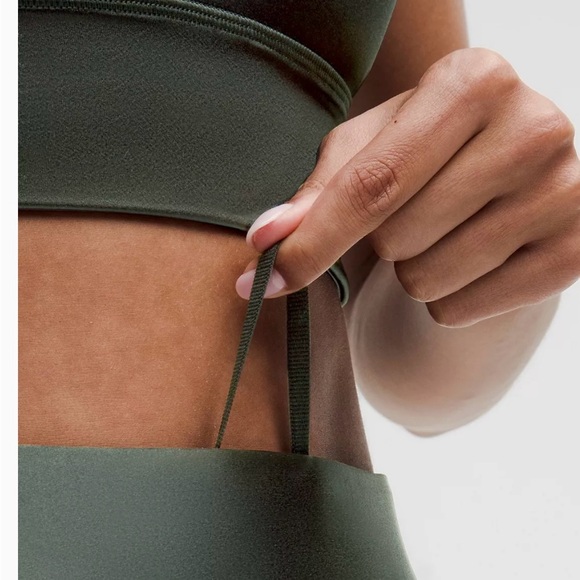 NWT Lululemon Satin Shine HR Short 6”-Size 4 in Blackened Pine reg $88 - Picture 5 of 10